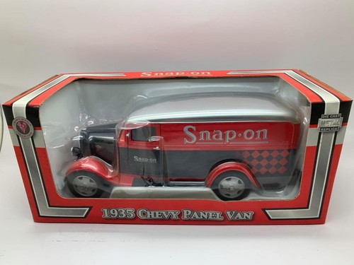 Snap 1935 chevy panel van - on,